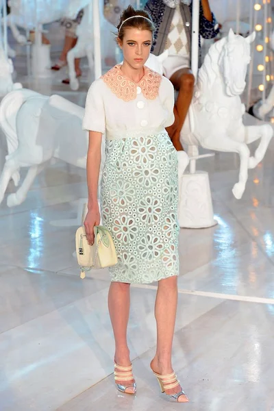 Look 8
